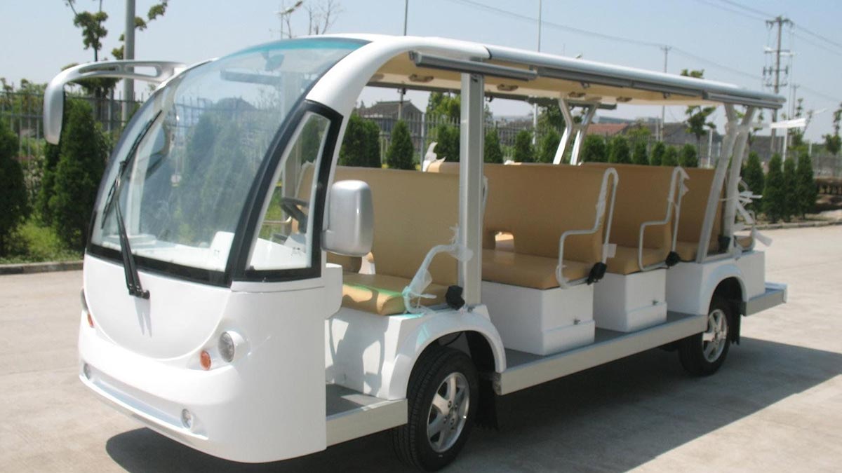 Karachi-University-Introduced-On-campus-Electric-Shuttles-Featured